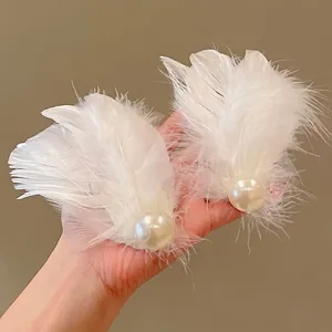 Elegant white feather and pearl hair duckbill clip for women's stylish hair accessories