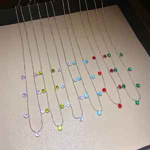 Élégants colliers de style coréen avec zircons colorés sur chaînes à billes argentées.