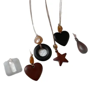 Collier style Maillard rétro avec pendentifs étoile et cœur pour tenues d'automne hiver