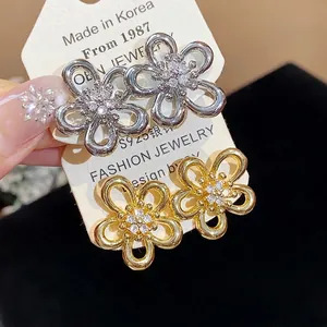 Fashion Zirconia Flower Stud Earrings With 925 Sterling Silver Earring Post Copper Hollow Floral Earrings For Women Jewelry