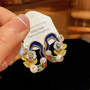 Elegante Vintage-Blumen-Ohrstecker mit echten Süßwasserperlen und 925er Silbernadeln
