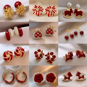 Eleganti Orecchini a Bottone con Fiori Rossi e Perle Artificiali per Donna Gioielli per Orecchie con Strass di Lusso Leggero con Perno in Argento