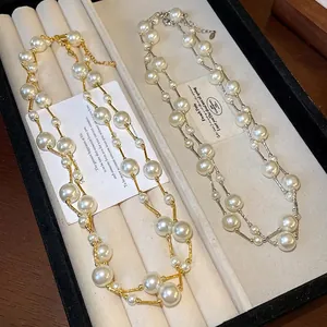 Collar de perlas de estilo vintage para mujer con detalles dorados y plateados