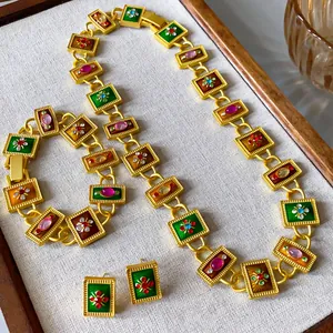 Französisches Vintage-Schmuckset mit emaillierten Blumen und Strasssteinen, Set.