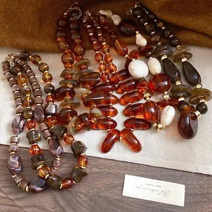 Retro Irregular Ink Wash Acrylic Bead Necklace For Women Maillard Style Gold Alloy Geometric Pendant Clavicle Chain Jewelry