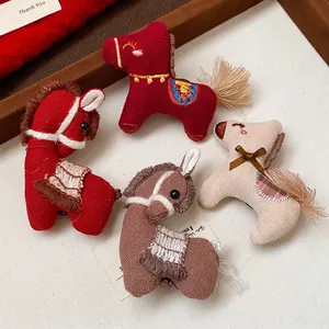 Ensemble de broches de cheval tricotées à la main de qualité supérieure en divers coloris