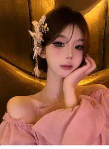 Elegante fermaglio per capelli a fiore in tessuto con nappe di perle, stile romantico