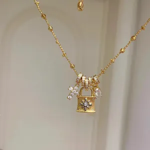 Elegante Collana Con Ciondolo A Croce E Lucchetto In Rame Zircone Design A Fiori E Chiave Gioielli Per Donna