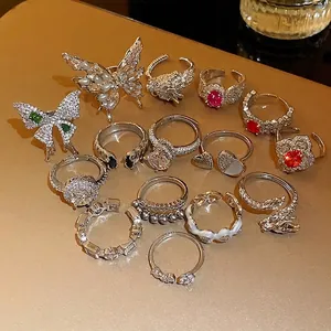 Bague Ouverte en Cuivre Vintage Dragon Papillon Cœur pour Femme Ajustable Strass Perle Artificielle Luxe Mode Bijoux de Doigt Cadeau