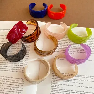 Wrinkled Smudge Acrylic Open Bangle Minimalist Fashion Dyeing Marble Pattern Bracelet for Women Sweet Artistic Jewelry Accessory