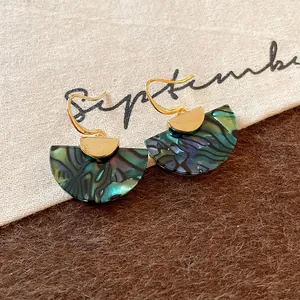 Retro marbled fan-shaped hook earrings with elegant gold-tone finish and green patterns