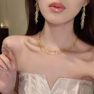 Collier à Franges en Cuivre Minimaliste Plaqué Or Argent Strass Chaîne de Clavicule Bijoux pour Femmes Banquet Quotidien