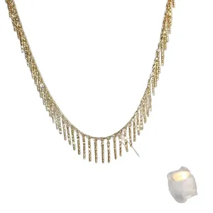 Collier doré élégant à franges pour femmes, design minimaliste de chaîne de cou tendance.