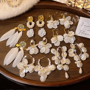French Vintage Shell Tassel Drop Earrings For Women Gold Plated Alloy Artificial Pearl Rhinestone Flower Stud Jewelry Gift