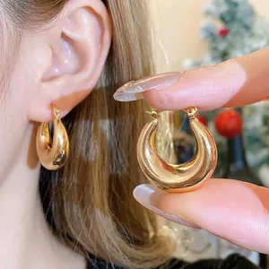 Minimalistische 18K Vergoldete Kupfer Dicke Creolen Für Damen Leichte Geometrische Runde Ohrringe Mode Schmuck Zubehör