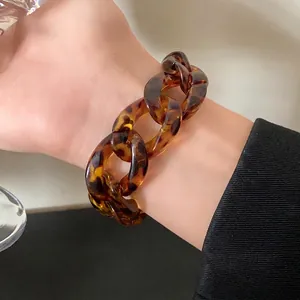 Vintage leopard print resin thick chain link bracelet accessory for women's fashion
