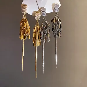 Eleganti orecchini a nappa a spiga di grano con perni in zircone finitura oro e argento