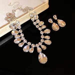 Sparkling elegant waterdrop crystal necklace and earrings jewelry set for wedding party