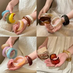 Women's Irregular Wide Acrylic Bangle Minimalist Vintage Marbled Resin Bracelet Niche Design Fashion Jewelry Accessory
