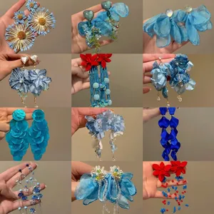 Orecchini Pendenti a Fiore in Tessuto Blu Con Perno in Argento Orecchini Pendenti Floreali Fatti a Mano da Donna Gioielli per Vacanze