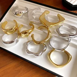 Bracelet Jonc Ouvert Géométrique Irrégulier Résine Finition Miroir Métallique Minimaliste Personnalisé Réglable Bijoux de Mode Pour Femmes