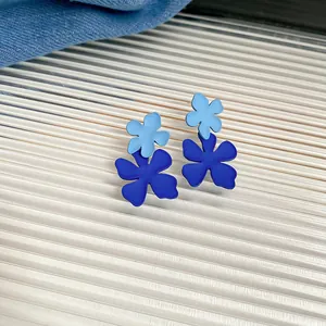 Orecchini a lobo a doppio fiore blu in stile dopamina estiva con perni in argento S925