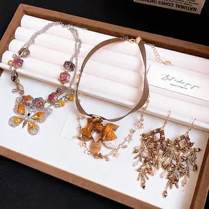 Vintage Alloy Rhinestone Butterfly Flower Pendant Necklace Elegant Multilayer Clavicle Chain For Women Retro Fashion Jewelry Gift