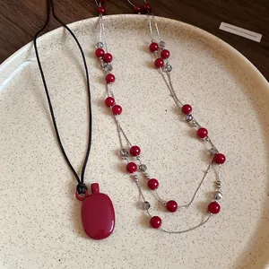 Retro red canteen pendant necklace with elegant beaded multi-layer chain