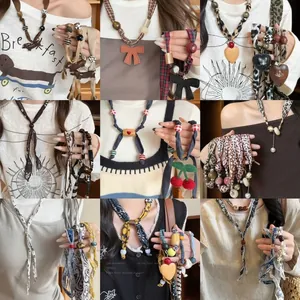 Vintage Maillard Style Fabric Wood Heart Leopard Print Pendant Necklace Retro Aesthetic Clavicle Chain Jewelry For Women