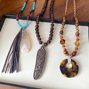 Vintage Carved Wood Bead Geometric Pendant Necklace Ethnic Style Bohemian Long Chain Resin Jewelry For Women Gift