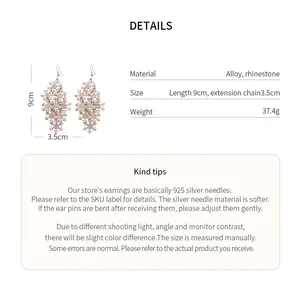 Vue détaillée des boucles d'oreilles flocon avec dimensions et spécifications.