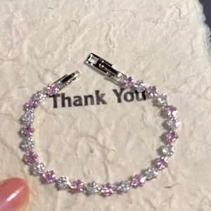 Bracciale in Zirconia Quadrata Stile Coreano per Donna Lussuoso Intarsiato Pietra Rosa Bianca Elegante Gioiello Geometrico Regalo