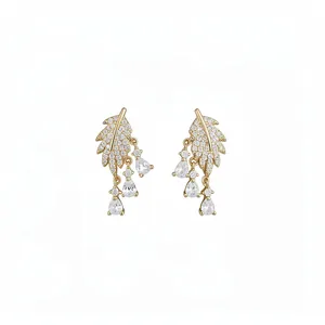 Eleganti orecchini a clip a forma di foglia placcati oro 18k con gocce di zircone