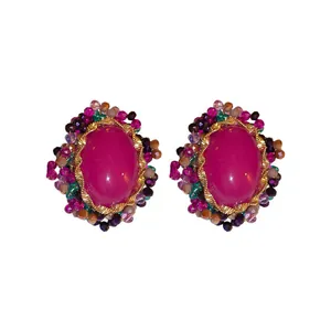 Pendientes vintage de cristal ovalado magenta con borde de flores de cuentas de colores