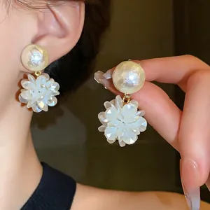 Pendientes de Botón Geométricos de Perla Artificial con Poste de Plata de Ley 925 Acrílico Pendientes Florales para Mujer Joyería Coreana