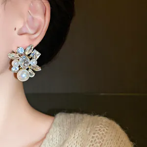 Elegante französische Vintage-Ohrringe mit Kristallen und Perlen auf S925 Silber