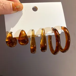 Retro Maillard style tortoiseshell resin earring set with hoop and drop designs