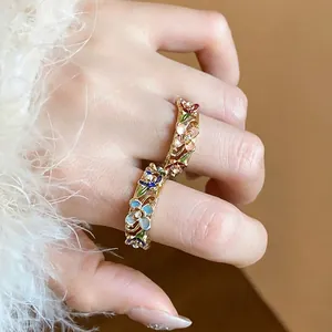 Vintage 18K Gold Plated Flower Open Ring For Women Elegant Copper Enamel Rhinestone Adjustable Finger Ring Luxurious Fashion Jewelry