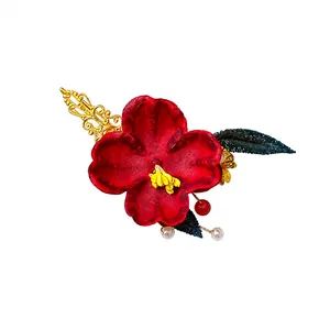 Elegante fermaglio per capelli a fiore rosso stile cinese con perle e filigrana