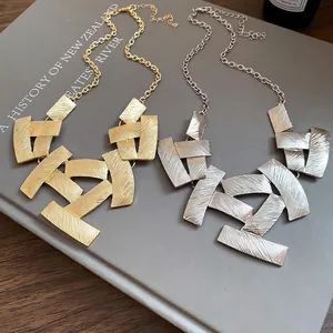 Vintage Alloy Geometric Square Patchwork Necklace Brushed Metal Texture Collarbone Chain Light Luxury Neck Jewelry For Women