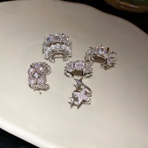 Elegante Pendiente de Cartílago de Cobre con Circonia Sin Agujero para Mujer Diseño Geométrico Estrella Cuadrada Plateado Joyería