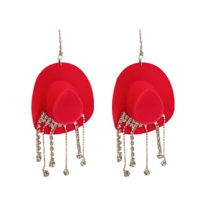 Orecchini a cappello da cowboy rossi con frange di strass brillanti dal design unico