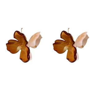 Boucles d'oreilles élégantes en acrylique ambre et crème, style rétro Maillard pour femme