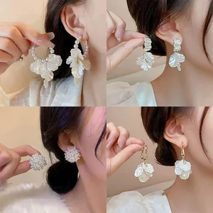 Legierung Künstliche Perlen Blumen Ohrstecker 925 Sterling Silber Stift Vintage Strass Floral Elegante Schmuck Für Damen
