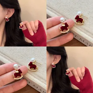 Pendientes de Botón Vintage de Caballo Balancín para Mujer Lujo Ligero Rojo Color Oro Perla Artificial Strass Incrustado Joyería de Moda Con Poste de Plata