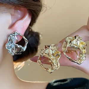 Pleated Geometric Irregular Ear Clips For Women 18K Gold Plated No Pierced Copper Earrings Light Luxury Niche Fashion Jewelry
