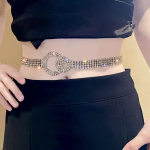 Chaîne de taille élégante en strass argenté à double anneau pour femmes style épuré