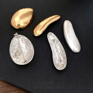 Spilla Geometrica Minimalista in Lega a Goccia d'Acqua Per Donna Oro Argento Placcato Spilla in Metallo Moda Accessorio Gioielli Pendolare