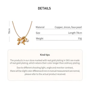 Vue détaillée du collier pendentif cheval avec spécifications de matériau et de taille