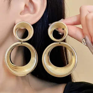 Western Style Metal Double Circle Hollow Drop Earrings For Women Gold Plated Heavy Design Geometric Textured Fashion Jewelry Accessories
